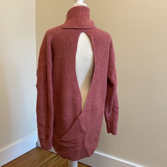 Beautiful Lou&Grey open-back turtleneck sweater - Picture 2 of 6